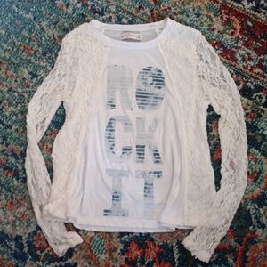 Abercrombie graphic tee with lace sleeves and trim